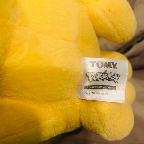 Pokémon Finnekin Fox Large 18” Plush - Picture 5 of 5